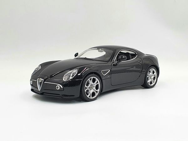 XE MÔ HÌNH ALFA ROMEO 8C COMPETIZIONE 1:24 WELLY (ĐEN)