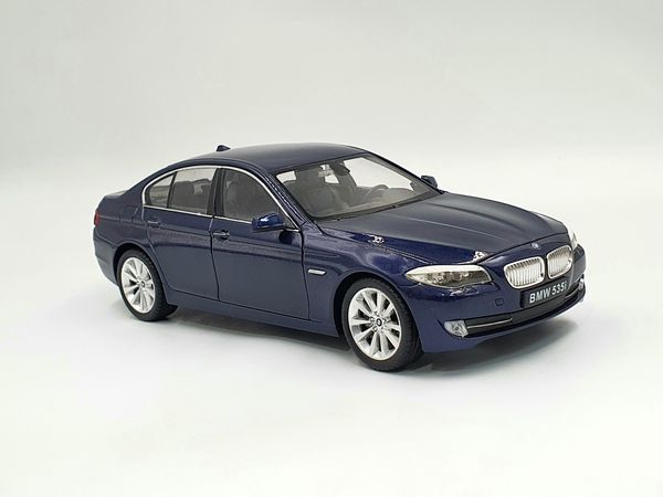 XE MÔ HÌNH BMW 535I 1:24 WELLY (XANH)