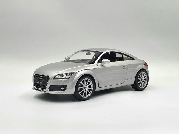 XE MÔ HÌNH AUDI TT COUPE 1:24 WELLY (BẠC)