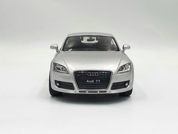 XE MÔ HÌNH AUDI TT COUPE 1:24 WELLY (BẠC)