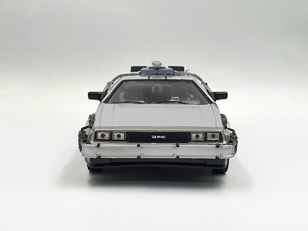 Xe Mô Hình Dmc Back To The Future I 1:24 Welly (Bạc)