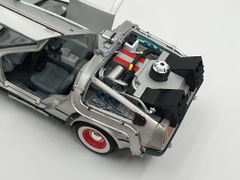 XE MÔ HÌNH DMC BACK TO THE FUTURE III 1:24 WELLY (BẠC)