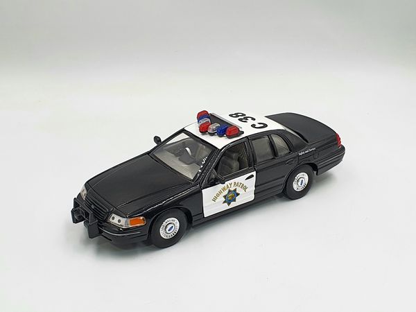 Xe Mô Hình Ford Crown Victoria Police 1:24 Welly