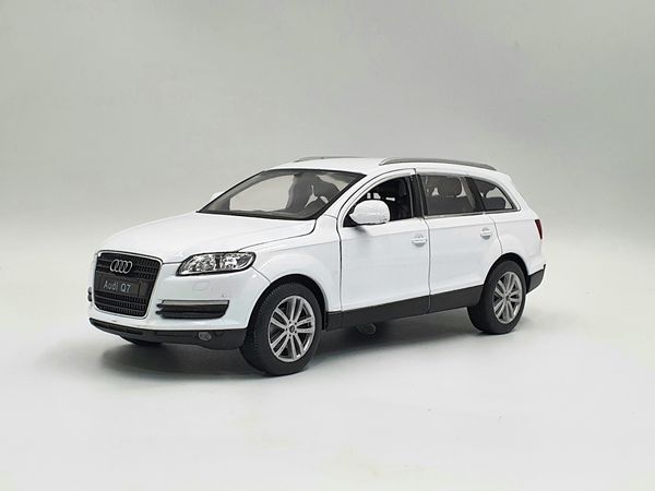 XE MÔ HÌNH AUDI Q7 1:24 WELLY (TRẮNG)