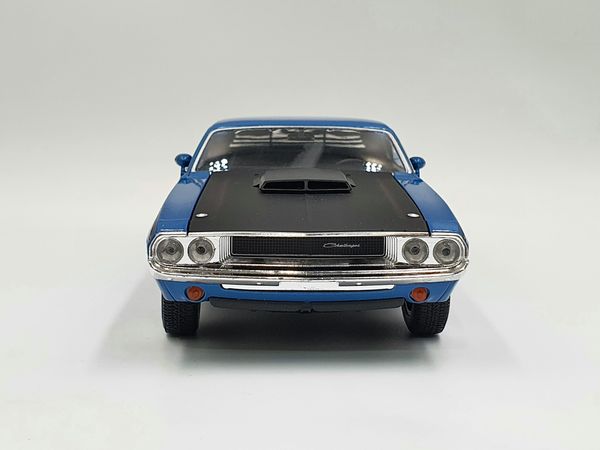 XE MÔ HÌNH DODGE CHALLENGER T/A 1:24 WELLY (XANH)