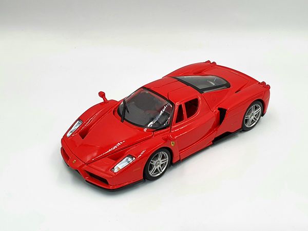 Xe Mô Hình Ferrari Enzo 1:24 Bburago (Đỏ)