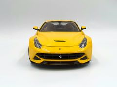 XE MÔ HÌNH FERRARI F12 BERLINETTA 1:24 BBURAGO (VÀNG)