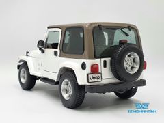 XE MÔ HÌNH JEEP WRANGLER SAHARA 1:18 MAISTO (TRẮNG)