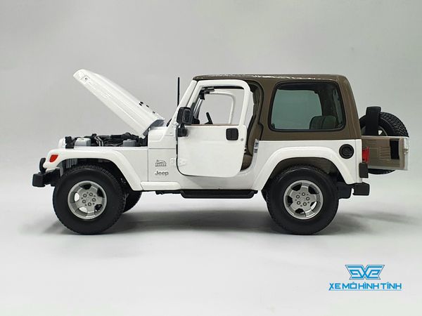 XE MÔ HÌNH JEEP WRANGLER SAHARA 1:18 MAISTO (TRẮNG)