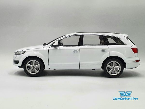 XE MÔ HÌNH AUDI Q7 1:18 WELLY-FX (TRẮNG)