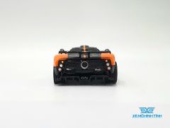 Xe Mô Hình PAGANI ZONDA CINQUE Arancio Saint Tropez 1:64 Tarmac Works ( Cam )