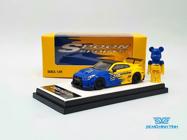 Xe Mô Hình Nissan GTR R35 Spoon Livery #95 + BearBrick 1:64 Space Model ( Vàng )