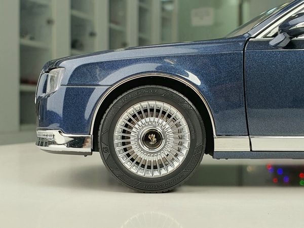 Xe mô hình Toyota Century 1:18 LCD (Blue)