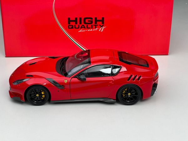 Xe Mô Hình Ferrari F12 TDF Rosso Corsa 322 1:18 BBR ( Đỏ )