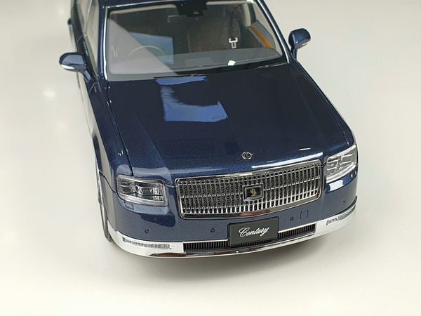 Xe mô hình Toyota Century 1:18 LCD (Blue)