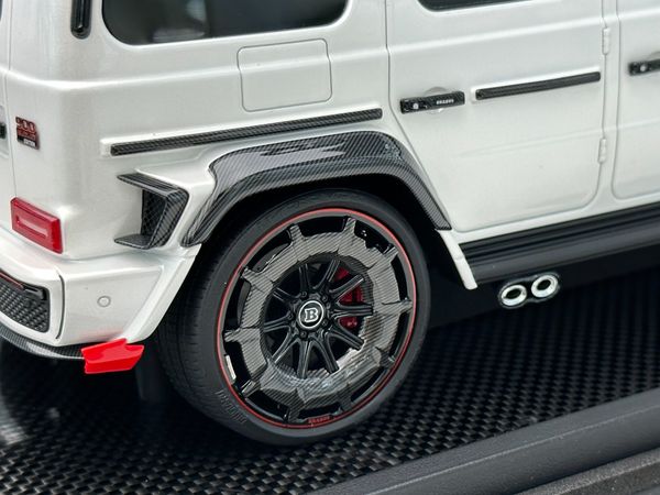 Xe Mô Hình Mercedes Benz G63 AMG 2019 Limited 66 1:18 Motorhelix ( Trắng Mui Carbon )