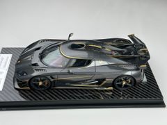 Xe Mô Hình Koenigsegg Agera RS Phoenix Limited 500pcs 1:18 Frontiart (Đen Carbon Viền Vàng)