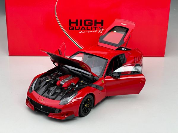 Xe Mô Hình Ferrari F12 TDF Rosso Corsa 322 1:18 BBR ( Đỏ )