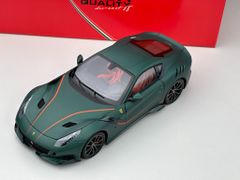 Xe Mô Hình Ferrari F12 TDF Verde Opaco 1:18 BBR  ( Xanh Rêu Nhám Sọc Cam )