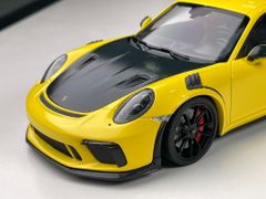 Xe Mô Hình Porsche 911 (911.2) GT2 RS 2018 1:18 Minichamps (Vàng)