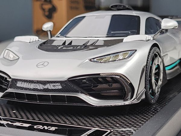 Xe mô hình Mercedes-Benz AMG One 1:18 VIP Scale Model (Bạc Ngôi Sao)