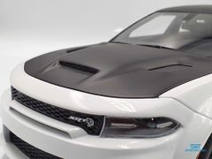 Xe Mô Hình Dodge Charger SRT Hellcat 2021 1:18 GTSpirit ( Trắng )