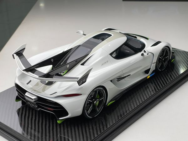 Xe Mô Hình Koenigsegg Jesko 1:12 FrontiArt ( Trắng )