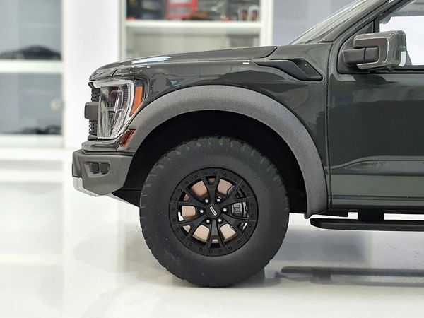 Xe Mô Hình Ford F-150 2022 Lead Foot 1:18 GTSpirit (Đen)