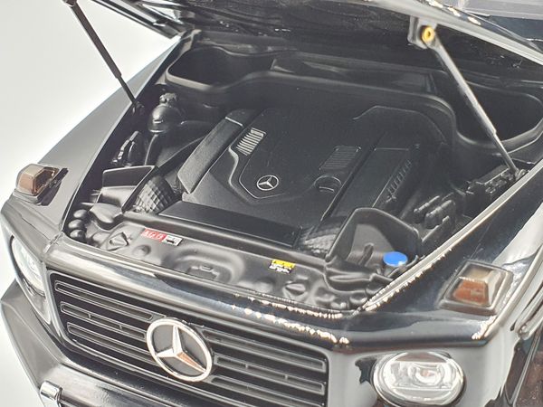 Xe Mô Hình Mercedes-Benz G-Class 2018 Limited Edition 500 pcs 1:18 Minichamps ( Đen )