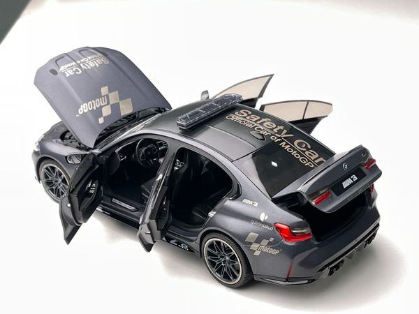 Xe Mô Hình BMW M3 2020 1:18 Minichamps ( Safety Car )