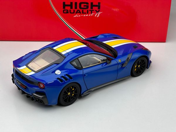 Xe Mô Hình Ferrari F12 TDF Azzurro Dino 1:18 BBR ( Xanh Sọc Vàng )