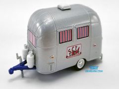 Xe Mô Hình 1968 Chevrolet C-10 With 16' Airstream Bambi 1:64 ACME ( Trắng Xanh )