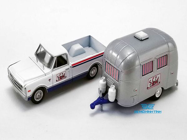 Xe Mô Hình 1968 Chevrolet C-10 With 16' Airstream Bambi 1:64 ACME ( Trắng Xanh )