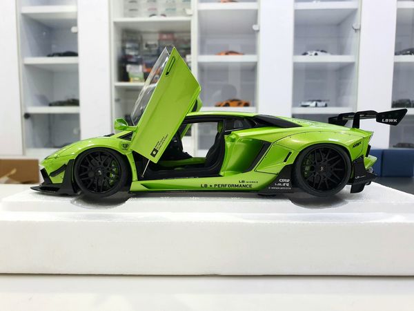 Xe Mô Hình Liberty Walk LB-Works Lamborghini Aventador Limited Edition 1:18 Autoart ( Xanh Lá )