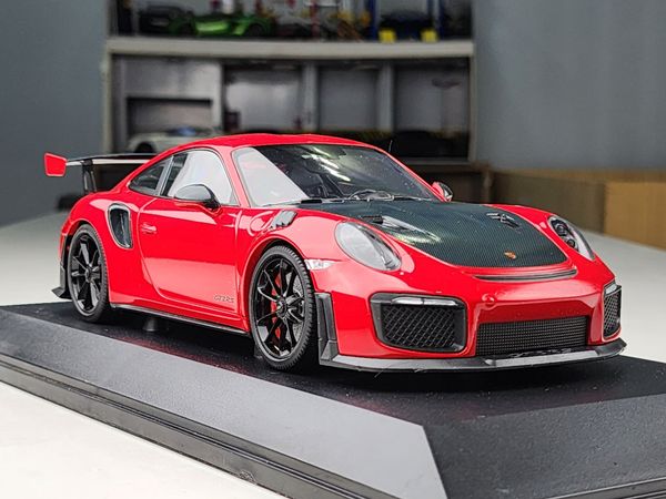 Xe Mô Hình Porsche 911 (991.2) GT2 RS 2018 1:18 Minichamps ( Đỏ Mui Đen )