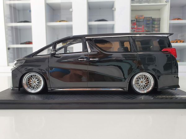 Toyota Alphard (H30W) Executive Lounge S Black 1:18 Ignition Model ( Đen)