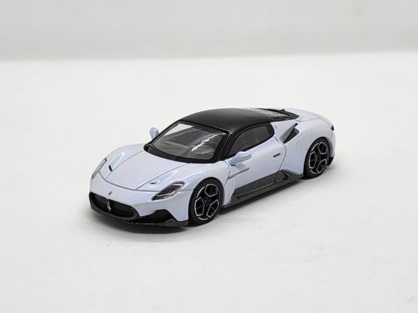 Xe Mô Hình Maserati MC20 Bianco Audace 1:64 BBR ( Xanh Dương )