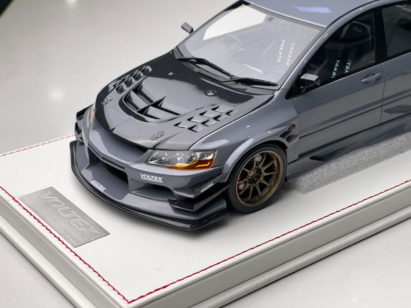 Xe Mô Hình Mitsubishi Voltex 1:18 One Model (Xám)