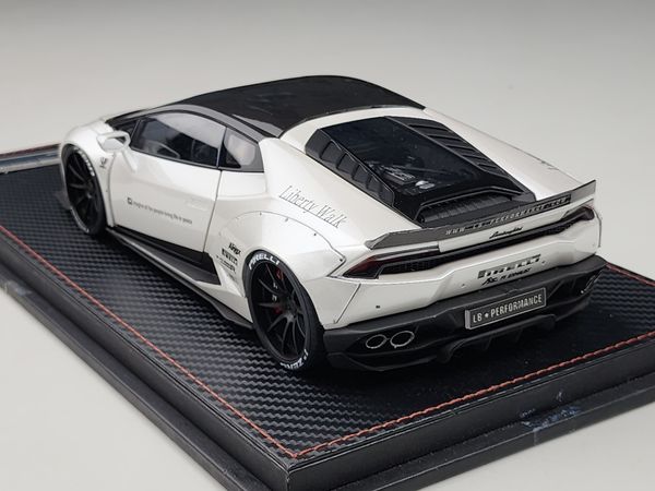 XE MÔ HÌNH LAMBORGHINI HURACAN LB 1:18 ACM (BẠC)