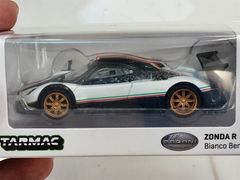 Xe Mô Hình PGANI ZONDA R Blanco Benny 1:64 Tarmac Works ( Trắng)