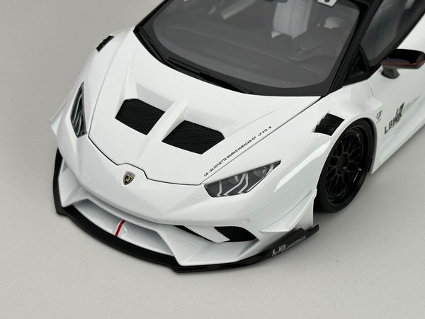 Xe Mô Hình Lamborghini Huracan GT LB-Silhouette Works 1:18 AutoArt (WHITE)