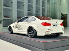 Xe Mô Hình BMW M4 LB 1:18 Motorhelix ( Trắng )