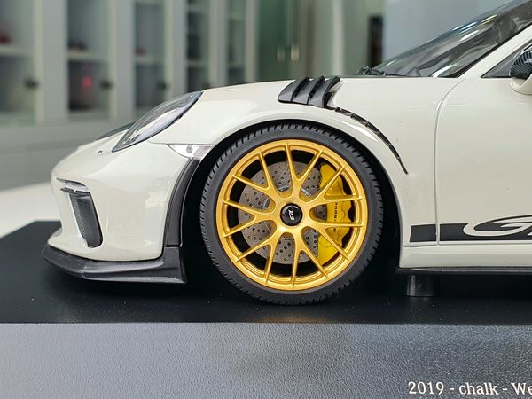 Xe Mô Hình Porsche 911 (911.2) GT3 RS 2018 1:18 Minichamps (Xám )