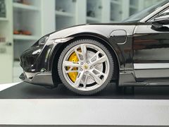 Xe Mô Hình Porsche Taycan CUVB Turbo S 2021 1:18 Minichamps ( Đen )