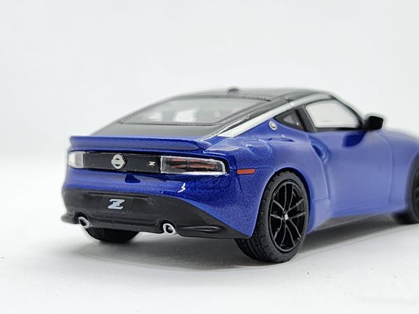 Xe Mô Hình Nissan Z Performance 2023 Serian Blue LHD 1:64 Minigt ( Xanh Dương )