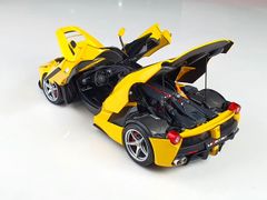 Xe Mô Hình Ferrari LaFerrari 1:18 BBR Models ( Vàng Mui Đen )