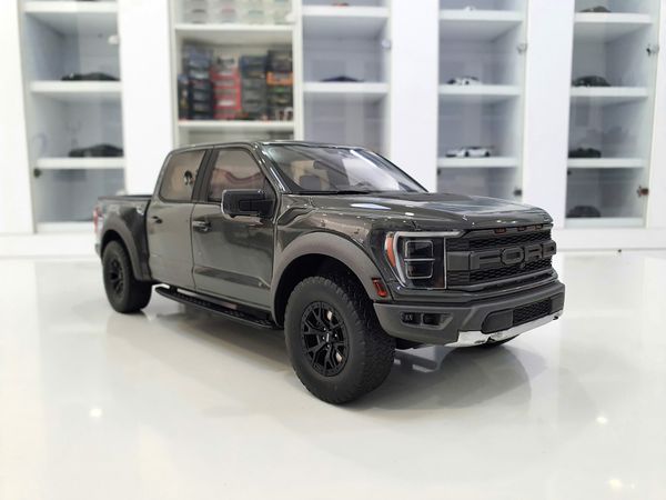 Xe Mô Hình Ford F-150 2022 Lead Foot 1:18 GTSpirit (Đen)