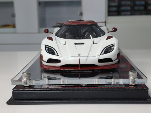 Xe Mô Hình Koenigsegg Agera RS Limited 500 1:18 FrontiArt ( Trắng Đỏ )