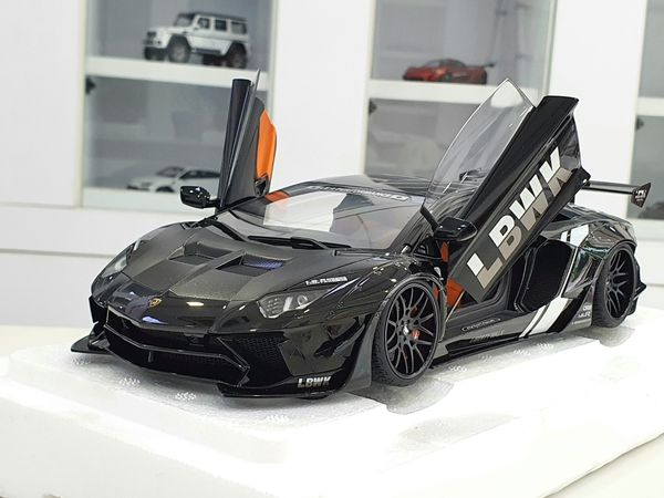 Xe Mô Hình Lamborghini Aventador Liberty Walk LB-Works 1:18 Autoart (Đen LBWK)