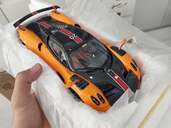 Xe Mô Hình Pagani Huayra Roadster BC 1:18 LCD Model (Cam)